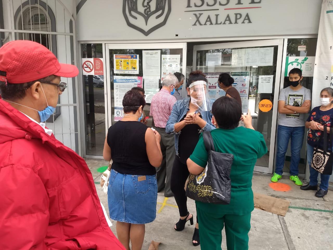 Protestan derechohabientes del ISSSTE por falta de medicamentos y ...